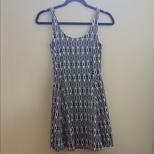 H&M Sleeveless Black and White Geometric Fit & Flare Dress